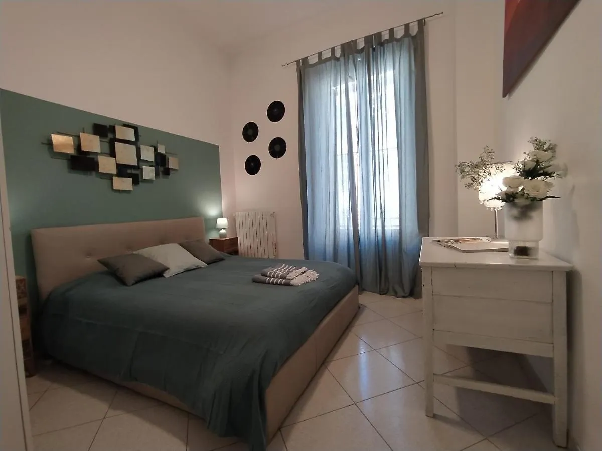 Flower 11 Apartment Μπάρι